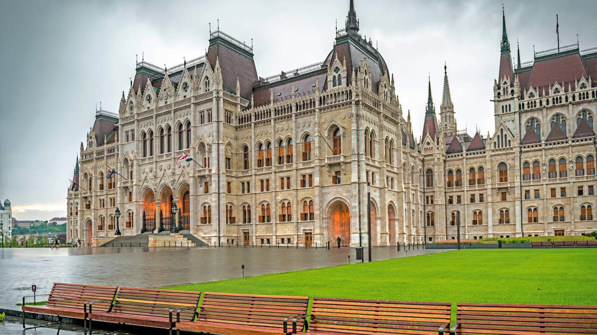 1956 üzenete ma is él